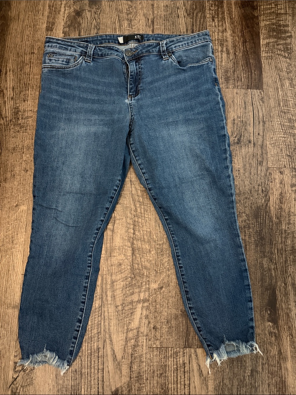 Kut from the Kloth Blue Ankle Crop Jeans with Distressed Hem